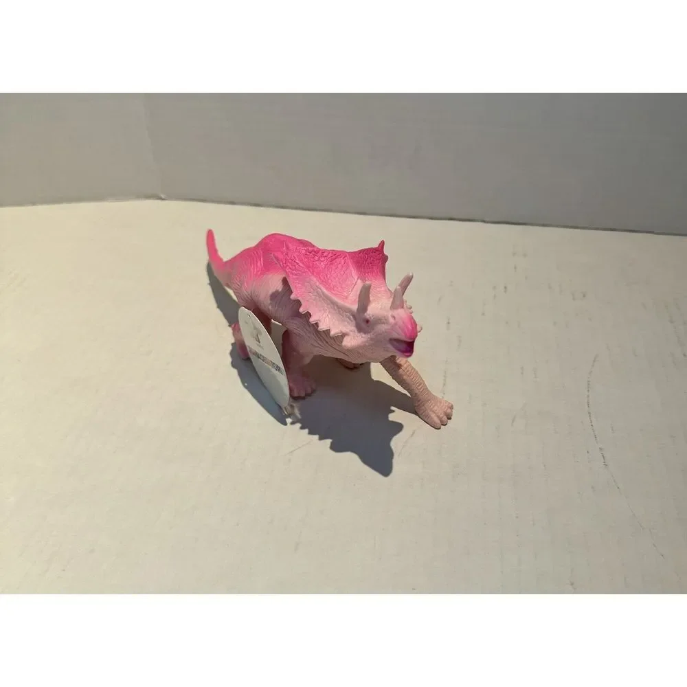 NWT 5 Toy Dinosaurs 1 T-Rex, 1 Brontosaurus 1 Barapasaurus and 2 Pentaceratops.